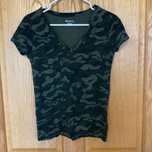 Merona cammo T-shirt
